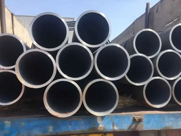 smls carbon steel pipe,seamless carbon steel pipe,ASTM A106 pipe,API 5L pipeline,seamless vs welded pipe,carbon steel pipe grades,one-stop steel pipe supplier